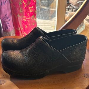 Dansko Black Embossed Women's Clogs